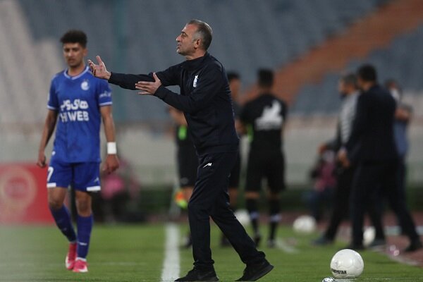 فراز کمالوند سرمربی تیم فوتبال تراکتور شد