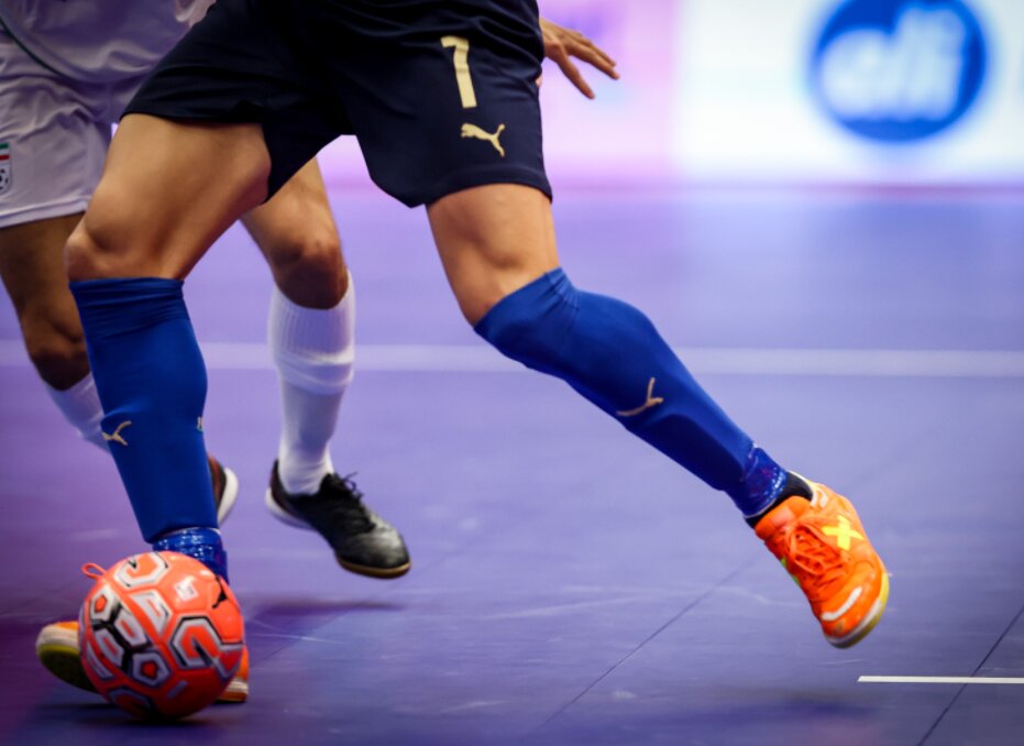 فردوس قم برابر صنایع پشتیبان هرمزگان متوقف شد