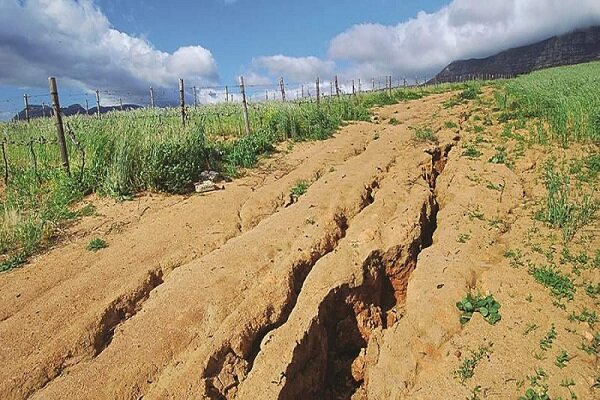 فرسایش سالانه ۱۶هکتار خاک در آذربایجان غربی؛ مرگ پنهان زمین