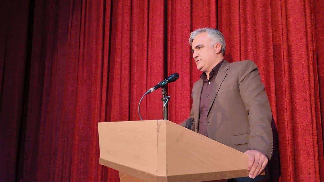 فرماندار سنندج: علم‌آموزی راه رهایی از مشکلات و جهل است