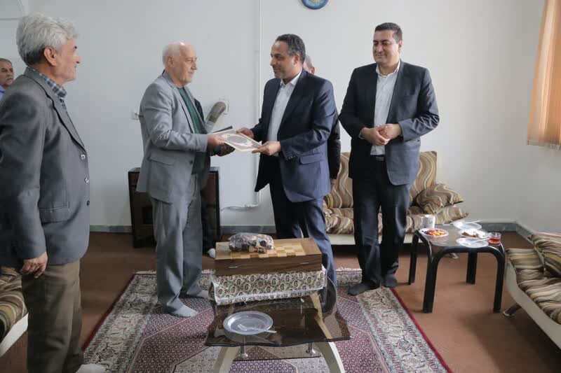 فرهنگ تکریم از بازنشستگان در صنعت آب نهادینه شود