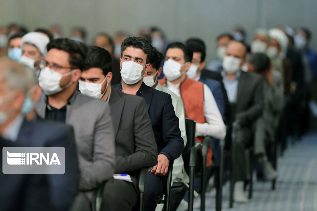 فرهنگیان در کنگره معلمان انقلاب اسلامی مطالبات خود را مطرح کنند