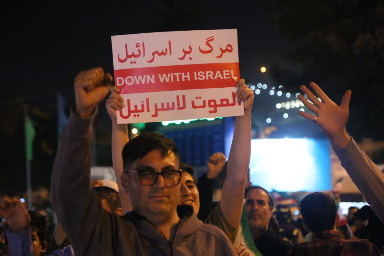 فریاد امشب بیجاریها «سپاه پاسداران تشکر تشکر»