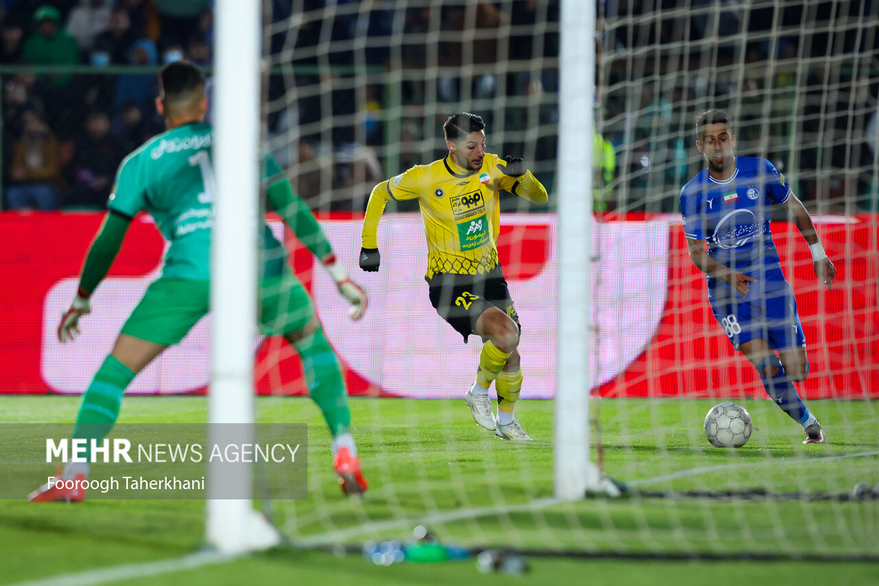 فریبا: جای پیشکسوت در هیئت مدیره خالی است/ جویباری به دلال باج نمیدهد