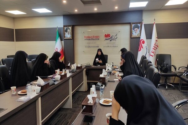 فعالیت سیاسی فقط تخریب دولت نیست/ حجاب ما دلایل اجتماعیدارد