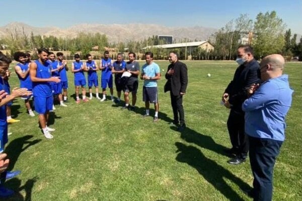 فعلا فقط دو بازیکن در لیست خرید استقلال