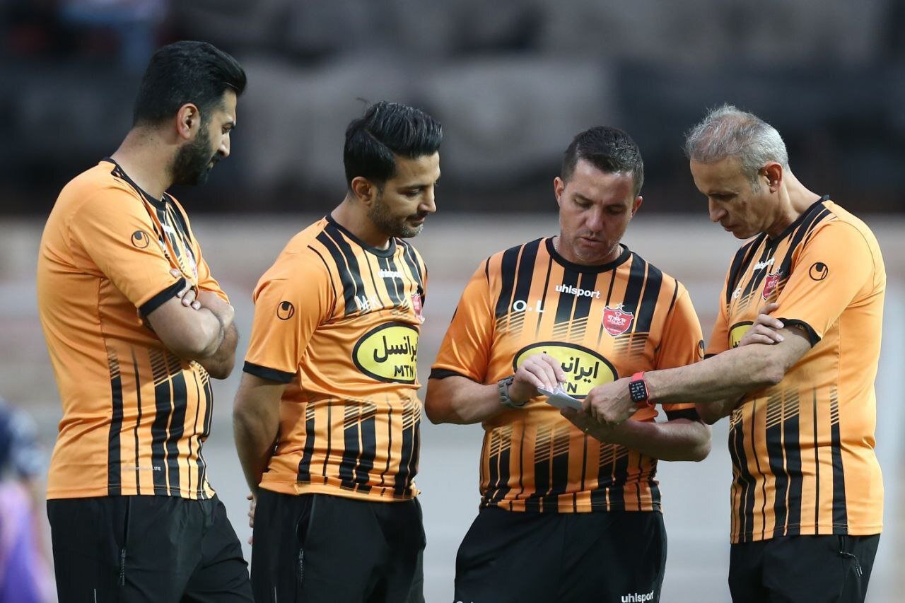 فهرست بازیکنان مد نظر گلمحمدی روی میز مدیرعامل پرسپولیس