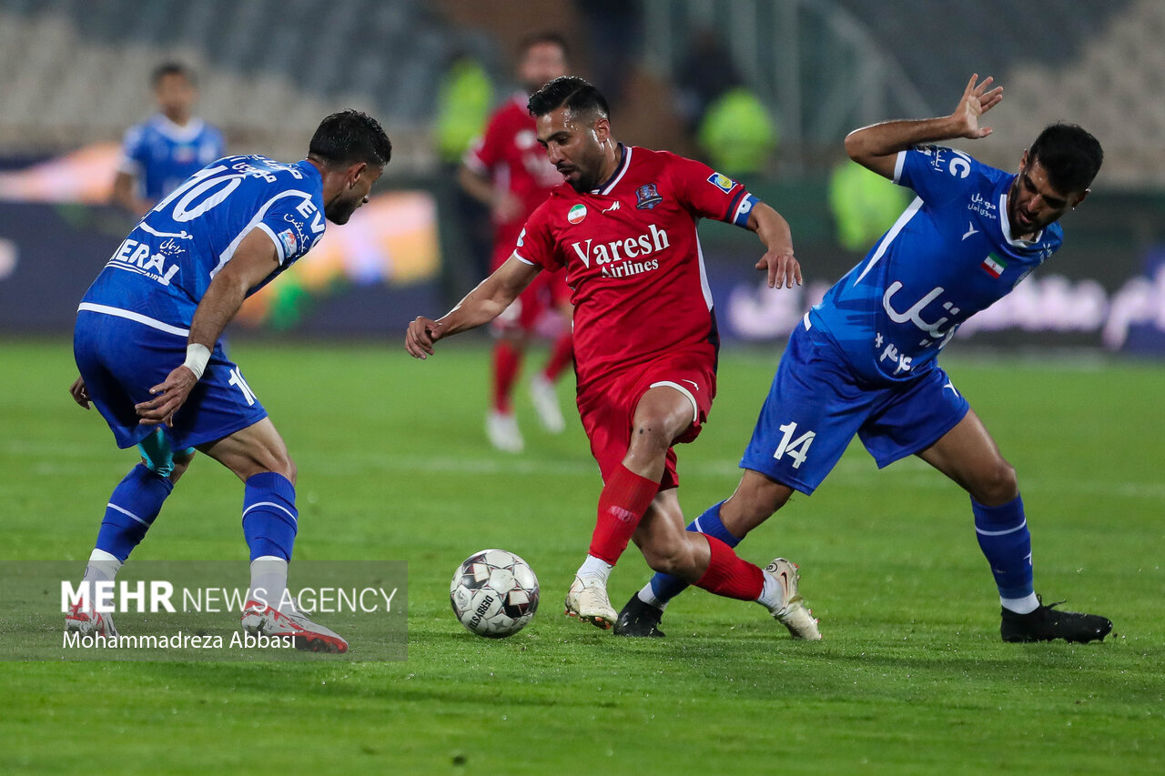 فوتبال امروز متکی به مهاجمان نیست/کمبودهای استقلال بایدتامین شود