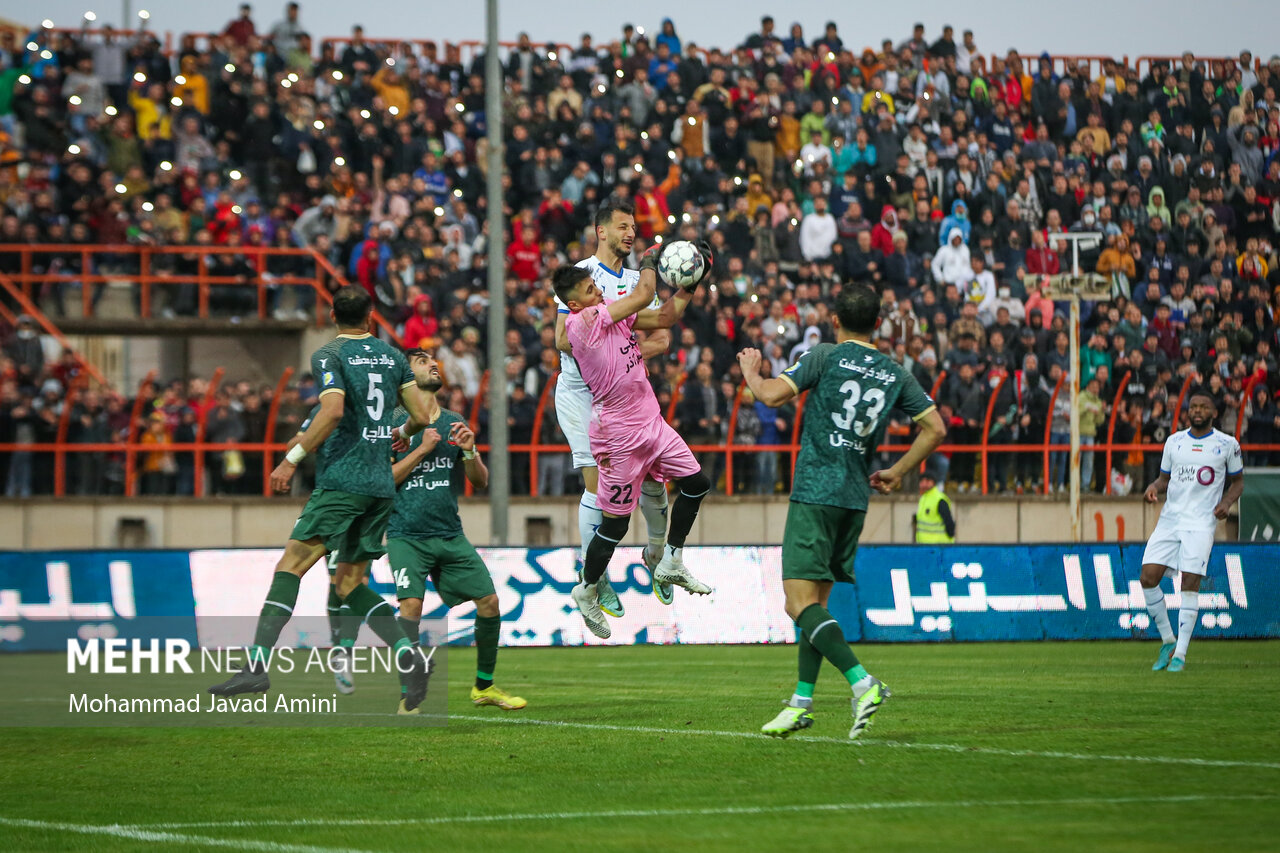 فوتبال ایران بی دروپیکر شده/ تراکتور برای استقلال دردسرسازمیشود