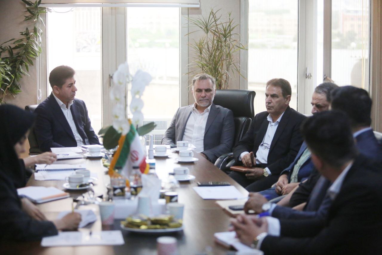 فوتبال خیابانی به فدراسیون رسید/نونهالان زیر چترفوتبال