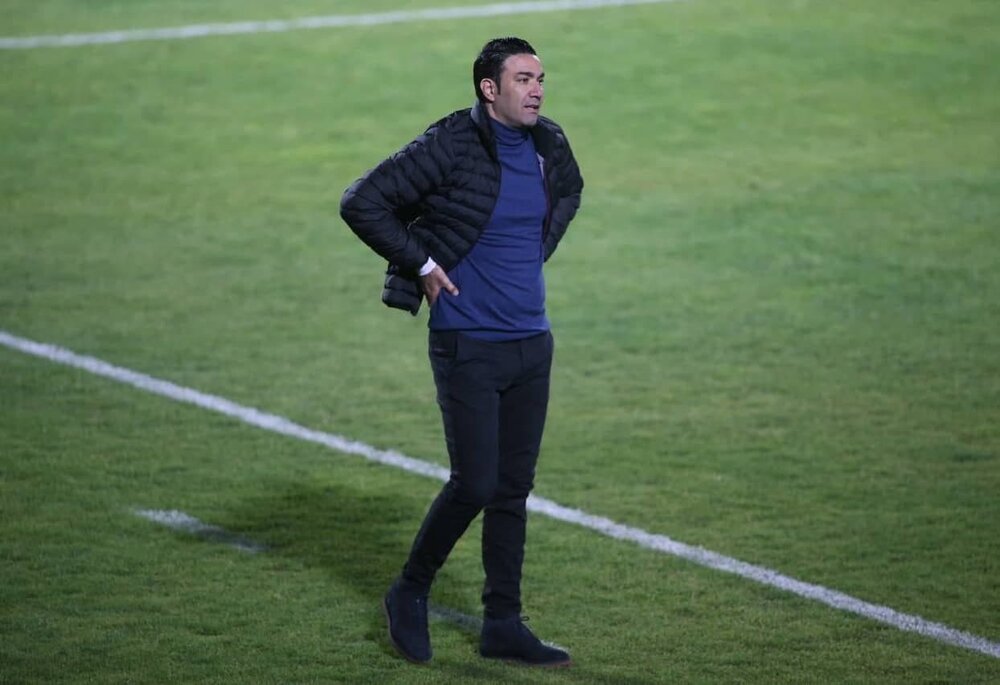 فوتبال ذوب آهن با برنامه است/ بازیکنانم با آگاهی وارد میدان شوند