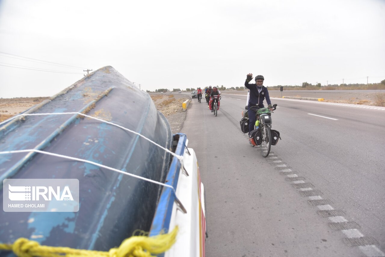 فیلم/ رکابزنی دوچرخهسوار خوزستانی از کارون تا هامون