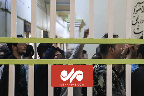 فیلم واکنش زندانیان به شنیدن خبر عفو گسترده مقام معظمرهبری