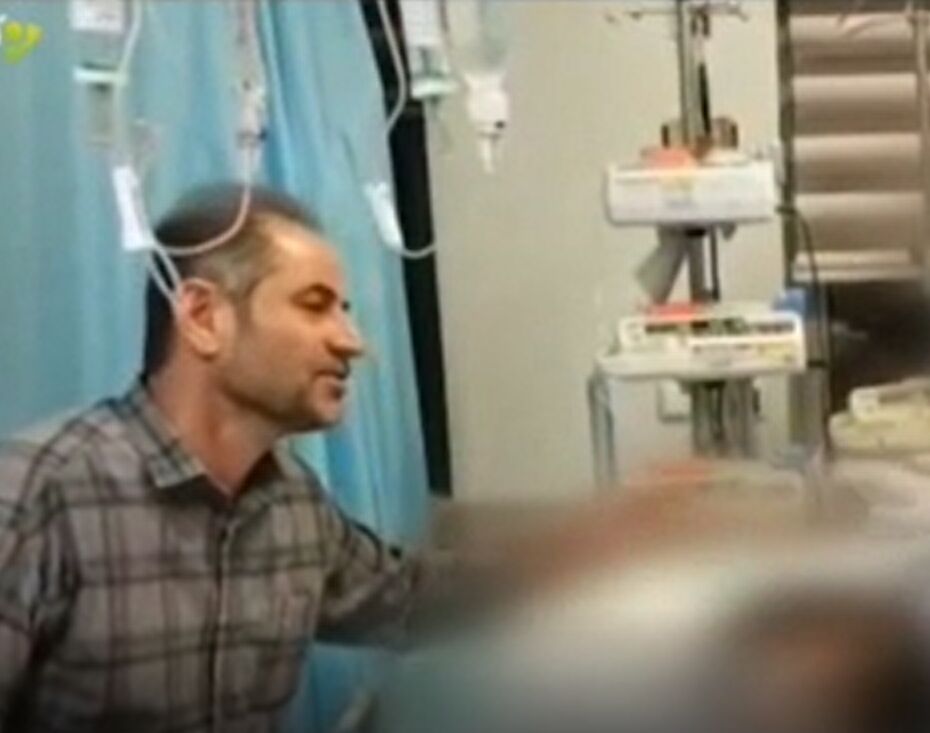 فیلمی از پدر مهسا امینی که تایید می‌کند ضربه‌ای به سر دخترش نخورده است