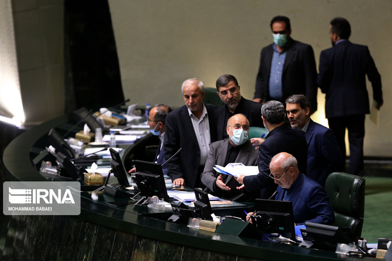 قالیباف: کانون وکلا مکلف به اجرای قانون است/مجلس استفساریه می‌دهد