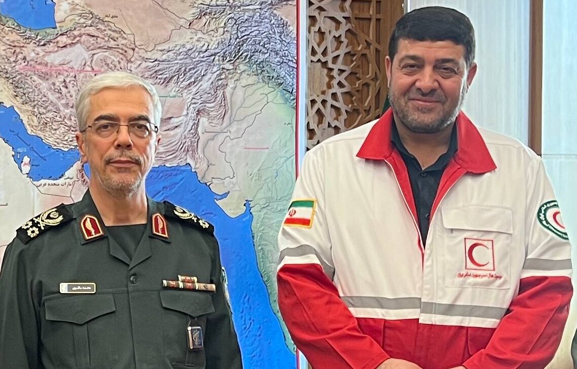 قدردانی سرلشکر باقری از دیپلماسی بشردوستانه هلالاحمر درغزه