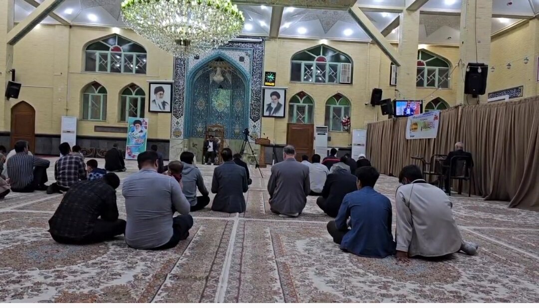 قرائت دعای توسل برای سلامتی رییس جمهور و همراهان در حسینیه سنندج