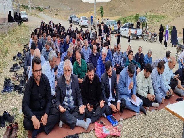 قرائت دعای پرفیض عرفه در شهر توپ آغاج