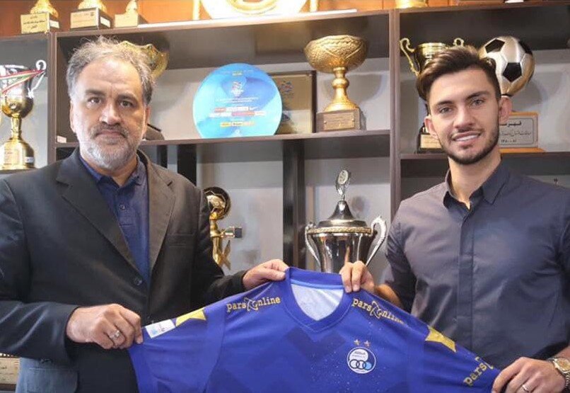 قرارداد دو ساله مهاجم سابق تراکتور با استقلال