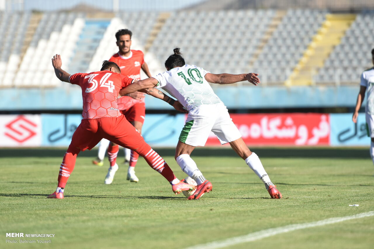 قرارداد مهدی تیکدری دارای بند فسخ بود