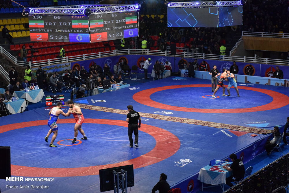 قرارداد ۱۴ کشتی‌گیر در سازمان لیگ ثبت شد