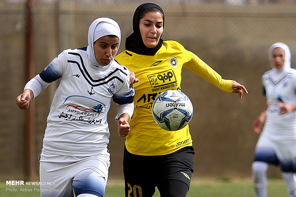 قرعه کشی لیگ برتر فوتبال زنان انجام شد