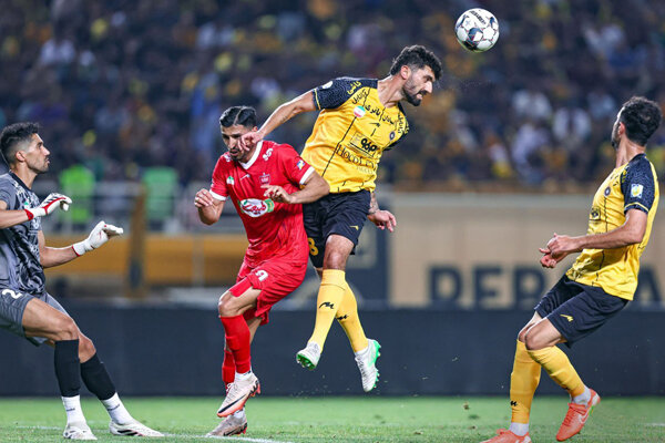 قزوین میزبان بازی پرسپولیس و سپاهان شد/ زمان بازی با فجر تغییر کرد