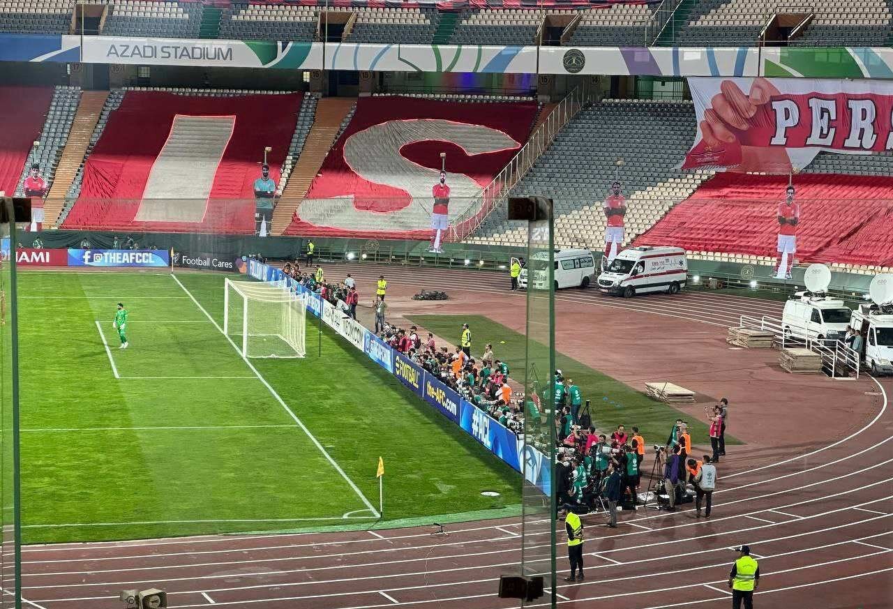 قصه تکراری ازدحام در میکسدزون ورزشگاه و حضور افرادم تفرقه