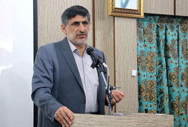 قطار جامعه موفق و توسعه مند از مسیر علم و دانش می‌گذرد