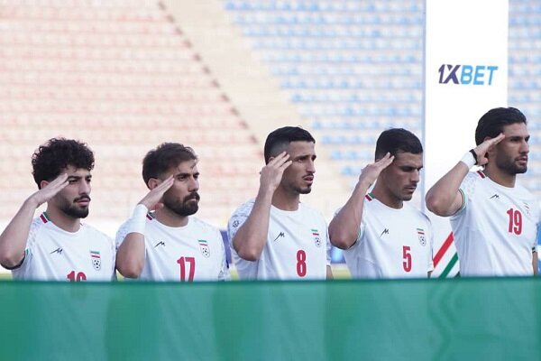 قلعه نویی روی نیمکت ننشست و فریاد کشید