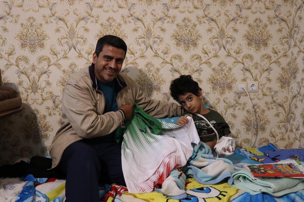 قهرمان المپیک مدال طلایش را به آرتین هدیه کرد