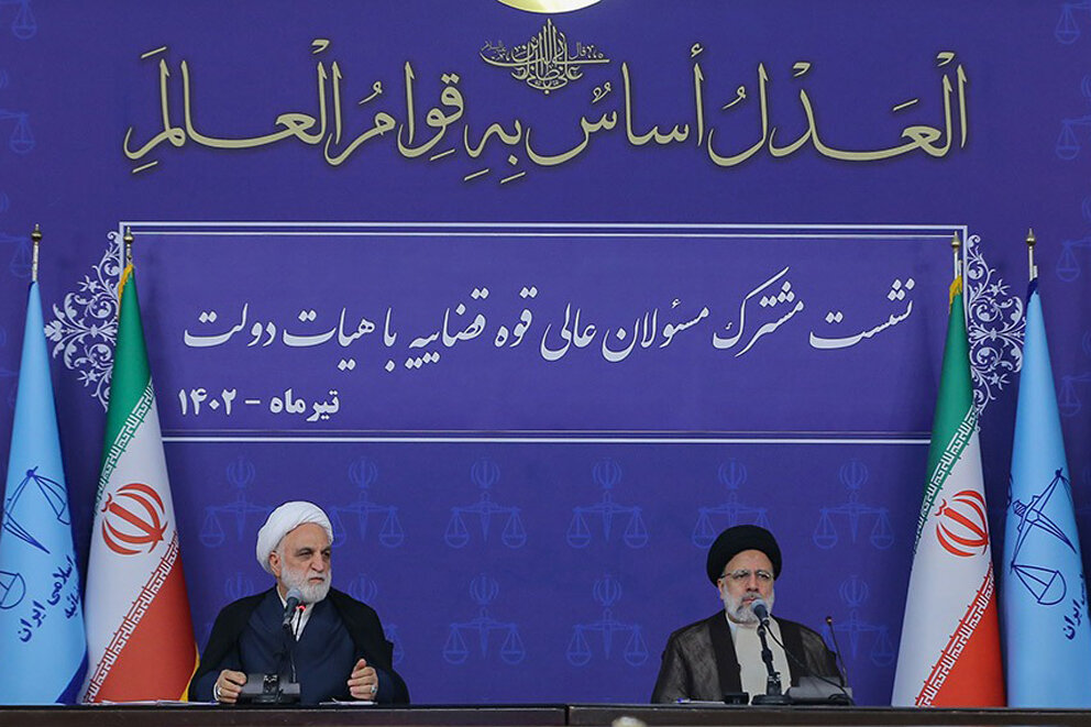 قوای مجریه و قضاییه باید کمککار یکدیگر باشند/دولت را درک میکنیم