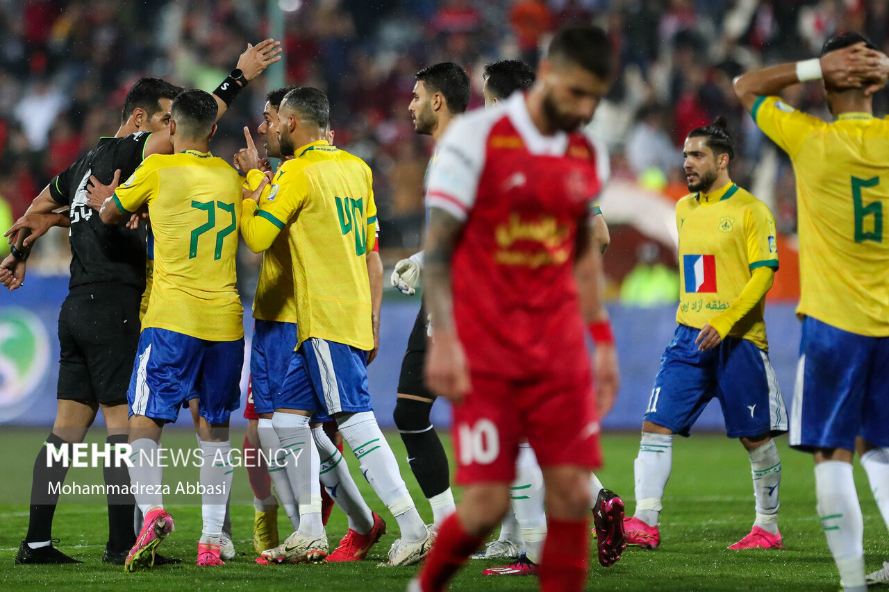 قوی سپید گربه سیاه سپاهان/ ۴ امتیاز قربانی ادبیات نکو وگلمحمدی