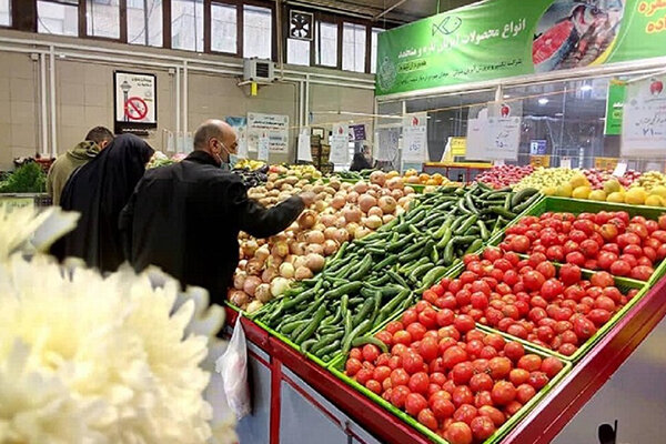 قیمت توت‌فرنگی، انگور و موز در میادین میوه و تره بار کاهش یافت