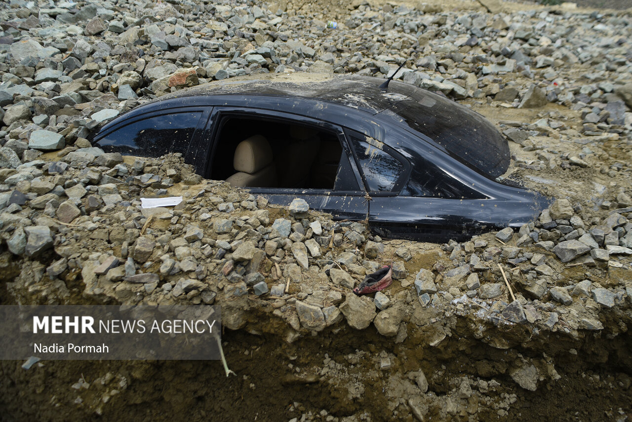 لحظاتی هولناک از سیل در جاده چالوس