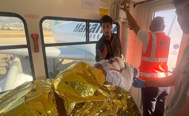 لحظه انتقال مصدومان حادثه تروریستی لبنان به ایران +
فیلم