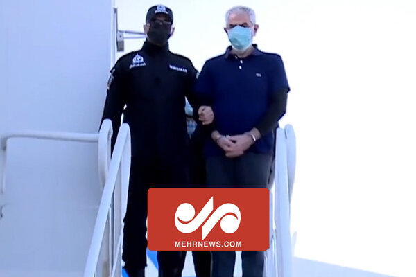 لحظه بازگرداندن متهم کلاهبرداری ۲۰ هزار میلیاردی به کشورر