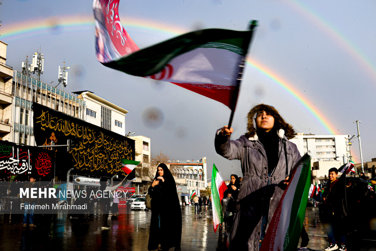 لحظه تحویل سال در میدان انقلاب اسلامی تهران