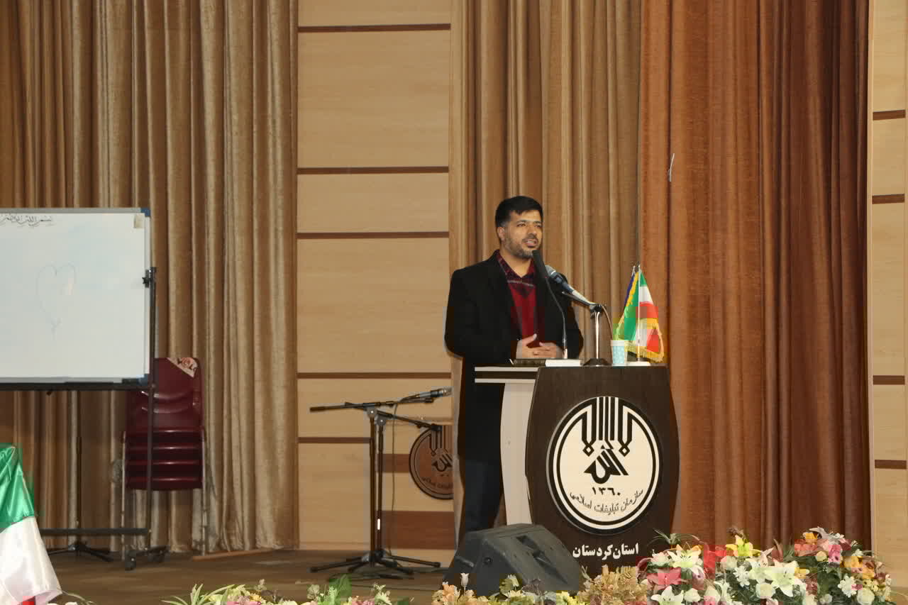 لزوم برگزاری کرسیهای آزاداندیشی در نقاط مختلف کردستان