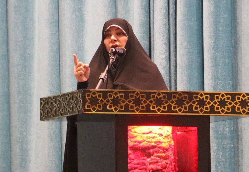 لزوم هویت پیداکردن آموزه‌های ایثار و شهادت در نسل جوان