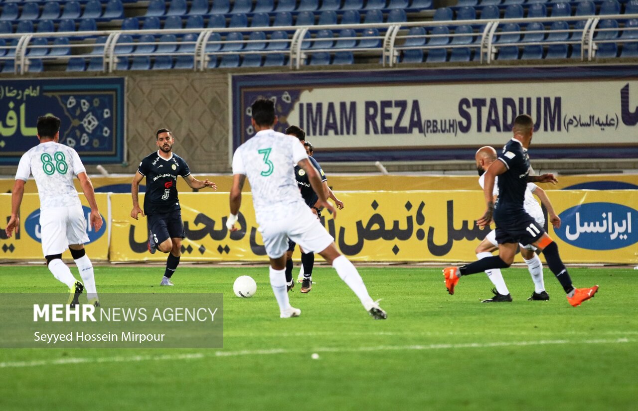 لغو بازی ششم لیگ برتر در اراک