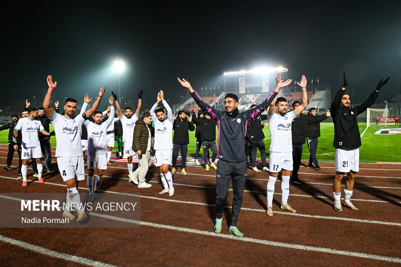 لیگ برتر فوتبال – استقلال  و گل گهر