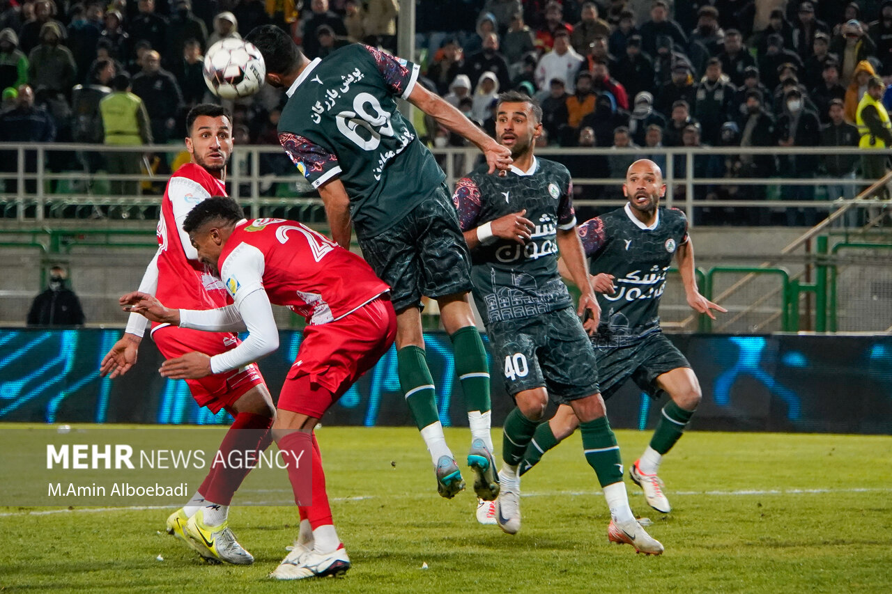 لیگ برتر فوتبال – ذوب‌آهن و پرسپولیس