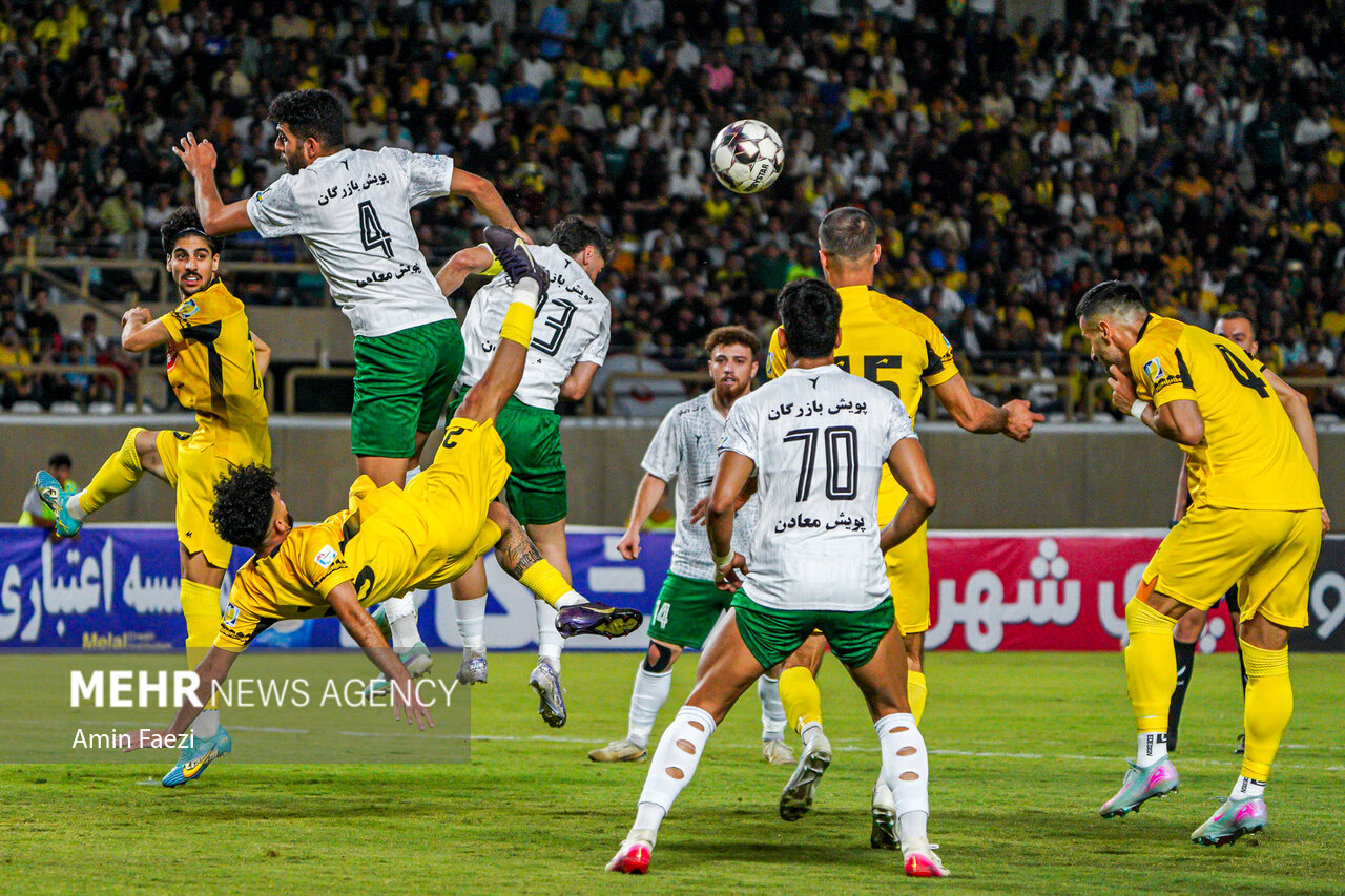 لیگ برتر فوتبال- فجر شهید سپاسی  و ذوب آهن