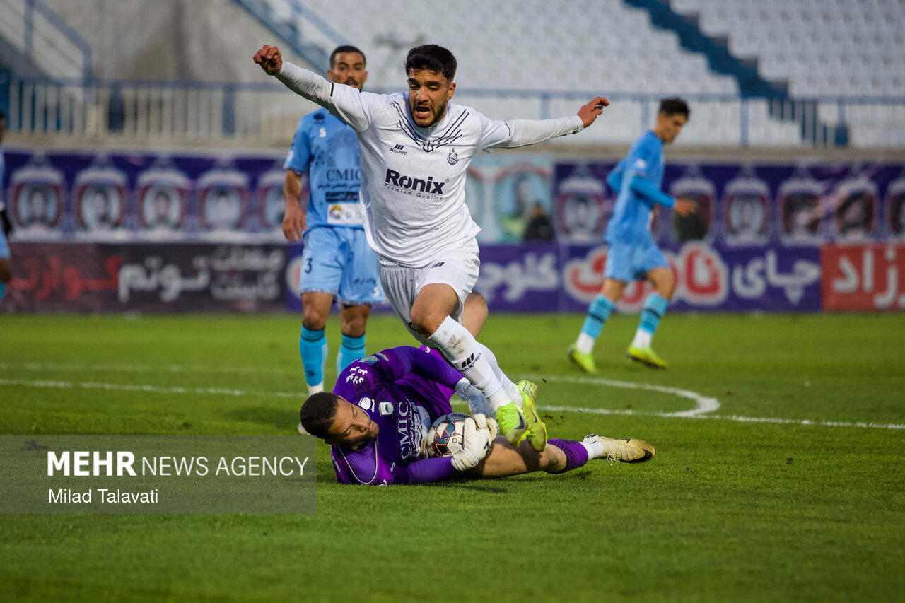 لیگ برتر فوتبال – ملوان و چادرملو