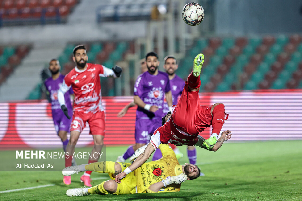 لیگ برتر فوتبال – پرسپولیس و هوادار