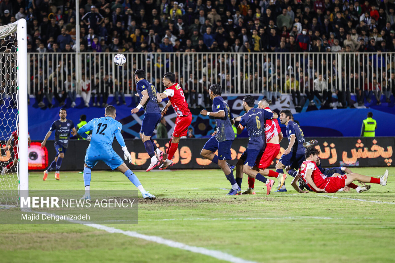 لیگ برتر فوتبال – پرسپولیس و چادرملو