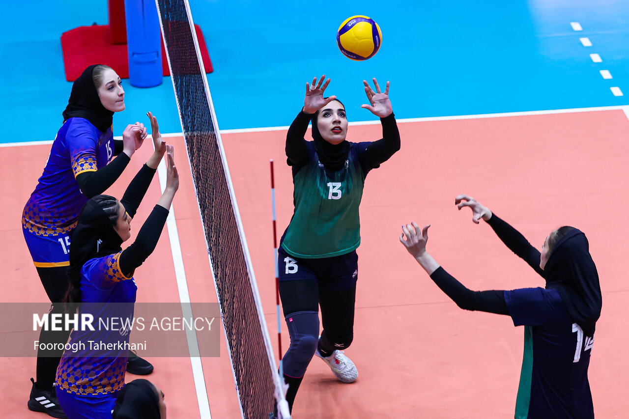 لیگ برتر والیبال بانوان /سایپا تهران ۳ -ذوب آهن
اصفهان۱