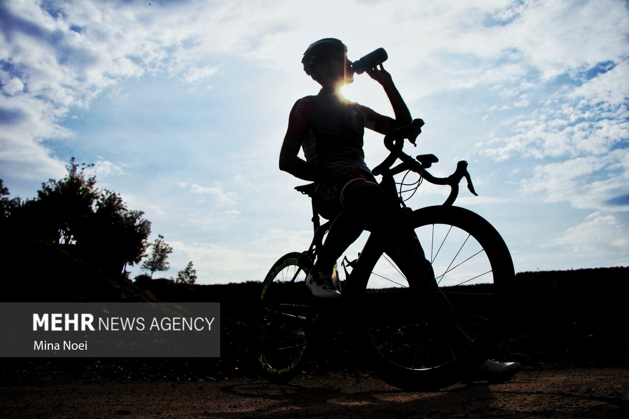 ماجرای حمله افراد ناشناس به چند دوچرخهسوار