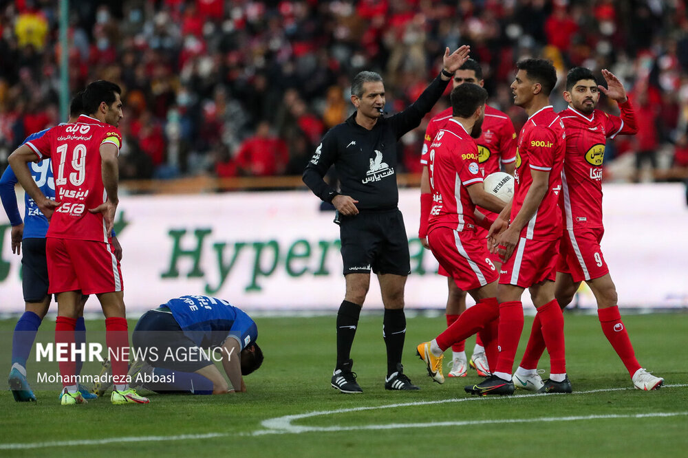 ماجرای حواشی تعویض پرسپولیس در دربی ۹۸ چه بود؟
